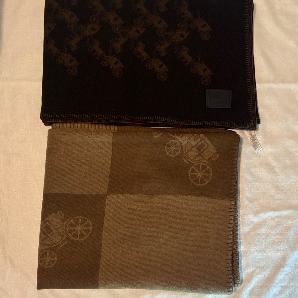 Coach Black and Brown Carriage Scarf Blanket - Picture 4 of 7